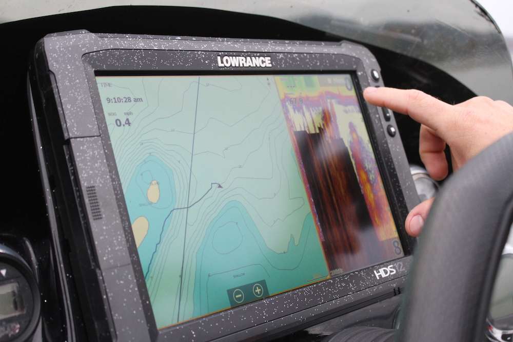 When Crews is driving to a spot, he opts for one specific screen outlay. âI like the two panel for when you are running because the 2D Sonar will tell you what is going on and you have your map to tell you where you are.â