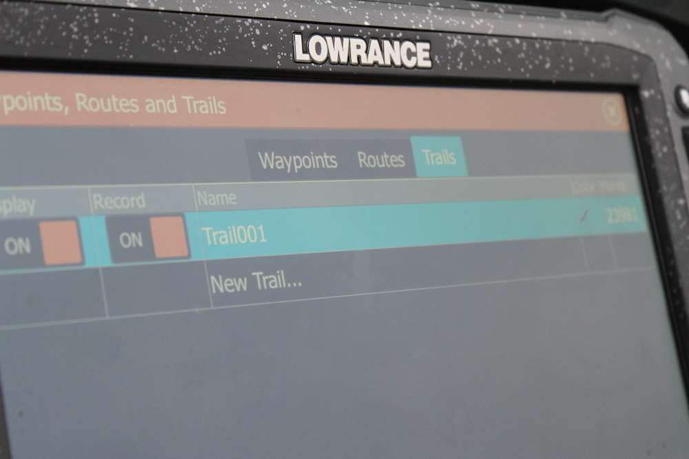 Now you can rename your trails, adjust the color, stop recording a trail and even manage waypoints in this tab.