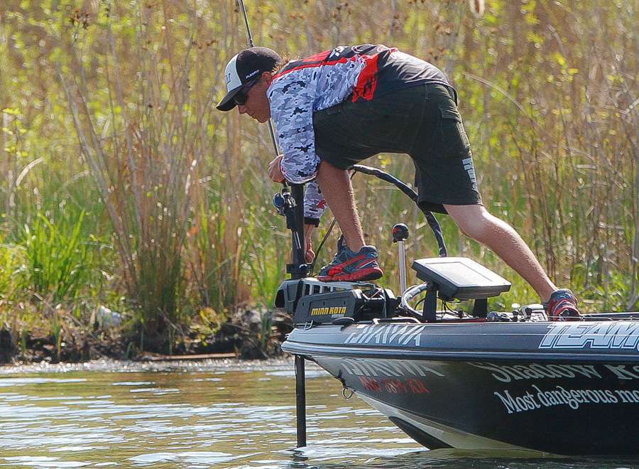 When the Elite Series reached Lake Guntersville, there were still a few fish on beds. Seth Feider targeted these fish early in the tournamentâ¦