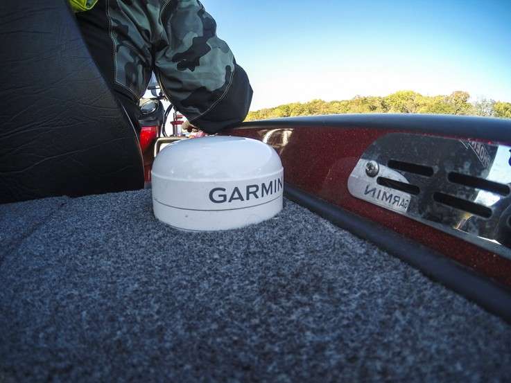 For spot-on GPS positioning, Hackney places his Garmin puck just behind his driver seat. Mounting it behind his seat allows for it to stay out of his way while maintaining the close proximity to where his units are positioned.