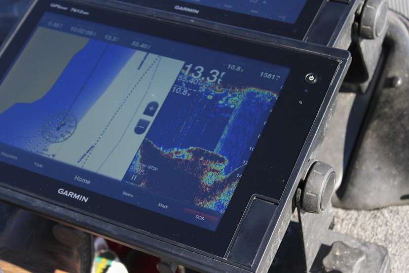 On his 7612 he positions his split screen so mapping covers more than half of the screen while 2D sonar fills the rest. This helps him see contour lines and waypoints while also seeing fish and structure below his trolling motor.