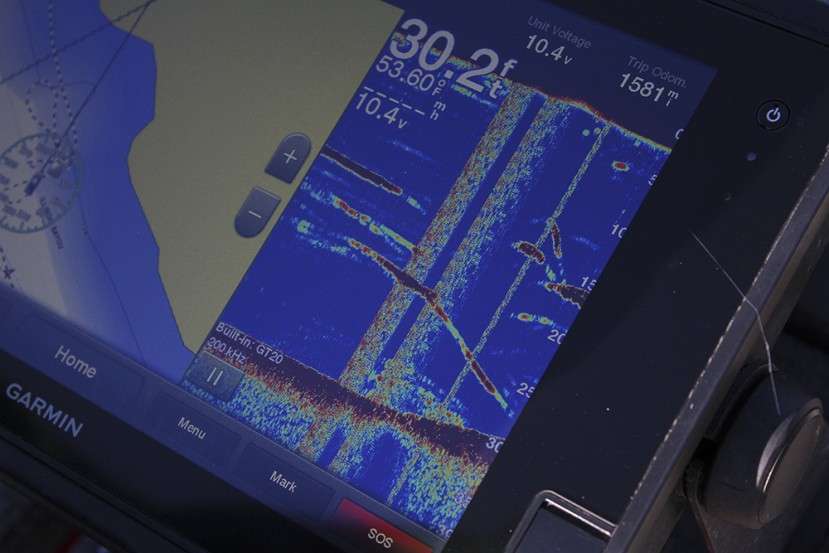 With traditional 2D sonar you can see the activity that he once saw on Panoptix now directly below the boat.