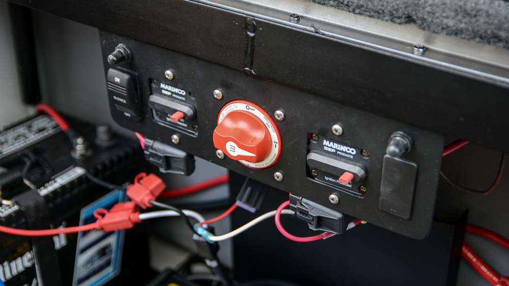 An easy to access and operate power switch is important to use when the boat is charging. 