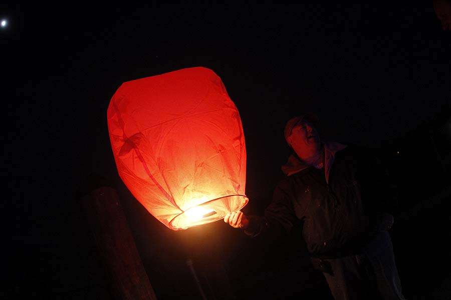 The lantern prepares for launch and will hopefully send good luck to all of the anglers. 