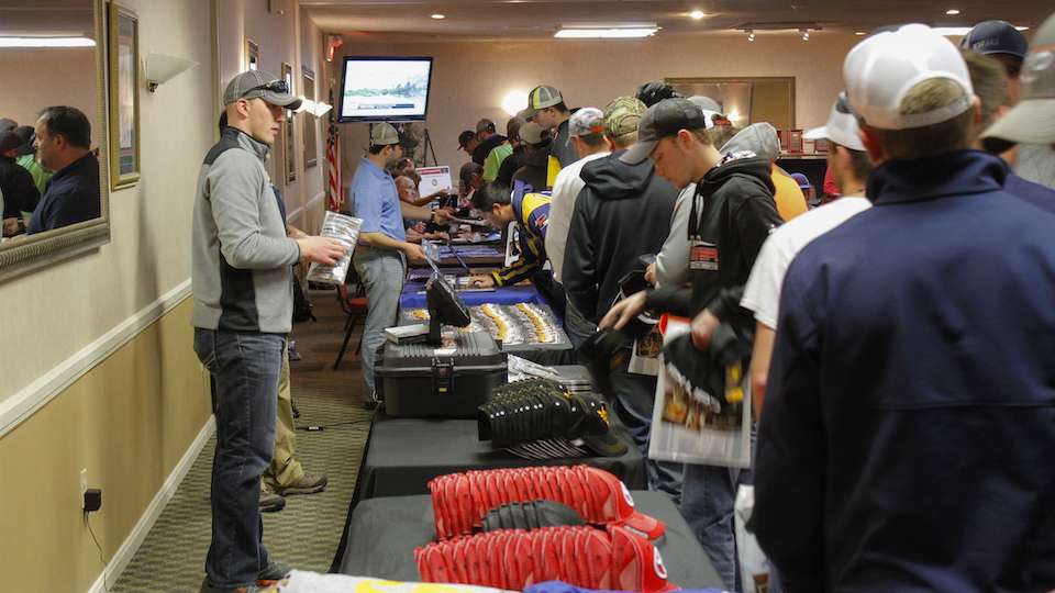 The line grows as anglers funnel in at the same time. Roughly 160 college anglers will be competing this week and all are fighting for the opportunity to compete in the National Championship. Is it too early for anglers to have a possible Classic spot on their minds? Probably not.