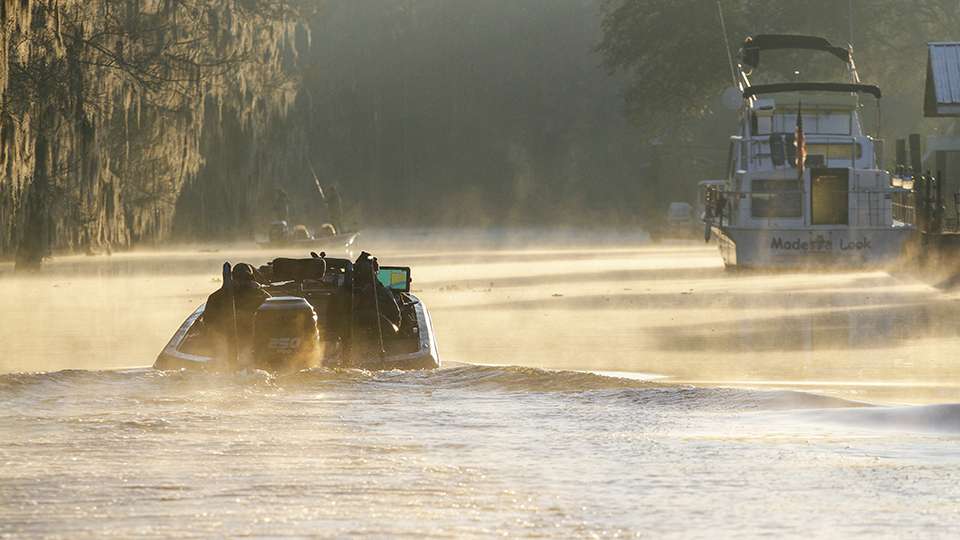 Championship Saturday began with Louisiana Monroe, who has led this tournament since it started on Thursday. Tyler Stewart and Nick Joiner started their day with a 30-minute run north of The Bayou Black launch site, and began their final day of the Carhartt College Central Regional on the Atchafalaya Basin. 
