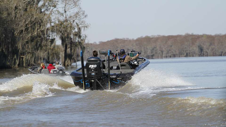 They head to the area where they caught the 17-pound bag on Day 1 in hopes of catching a kicker fish.