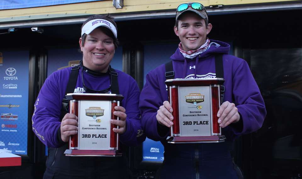 KJ Queen and Evan Owrey of Bethel University finish 3rd with 34-5 for 3 days of competition.