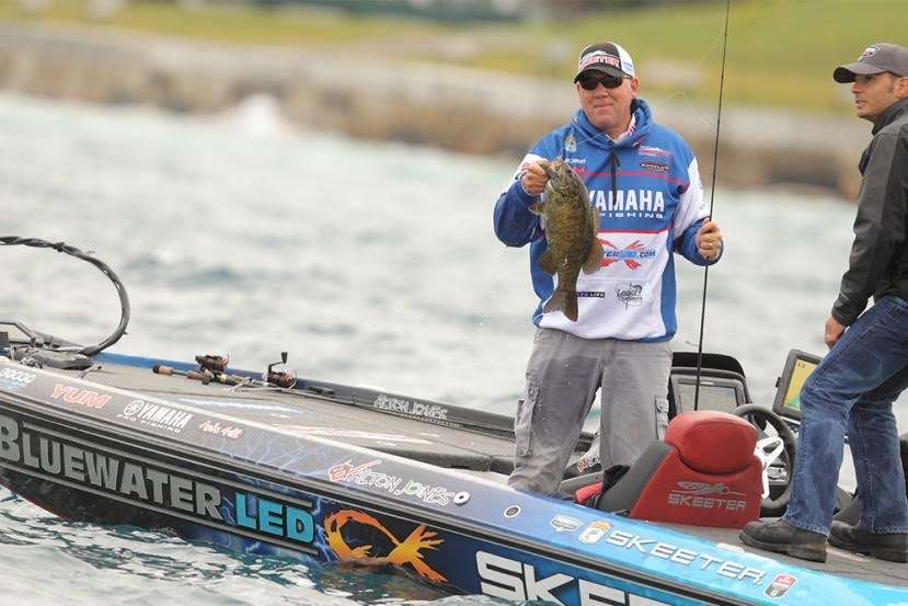 <b>Alton Jones</b><br>
17th place in Angler of the Year points