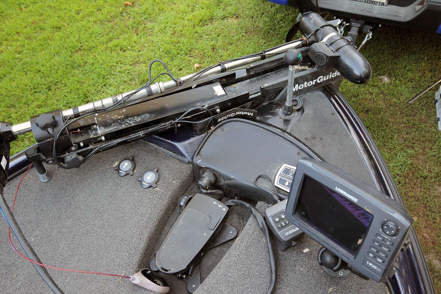The front of the boat features one Lowrance HDS-8 unit installed using a RAM Mount. The mount's design allows the position of the screen to be adjusted when needed.