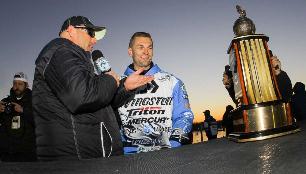 Dave asks Randy Howell if he has enough room in his trophy case for a second Classic trophy. He does. 