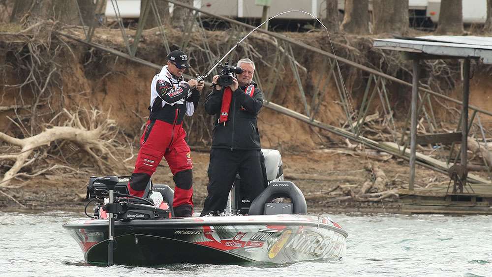 As Evers' day progressed, he became a clear contender for the 2016 GEICO Bassmaster Classic throne. With a fantastic start to the day, see how he continued his epic Day 3 streak on Grand Lake O' the Cherokees.