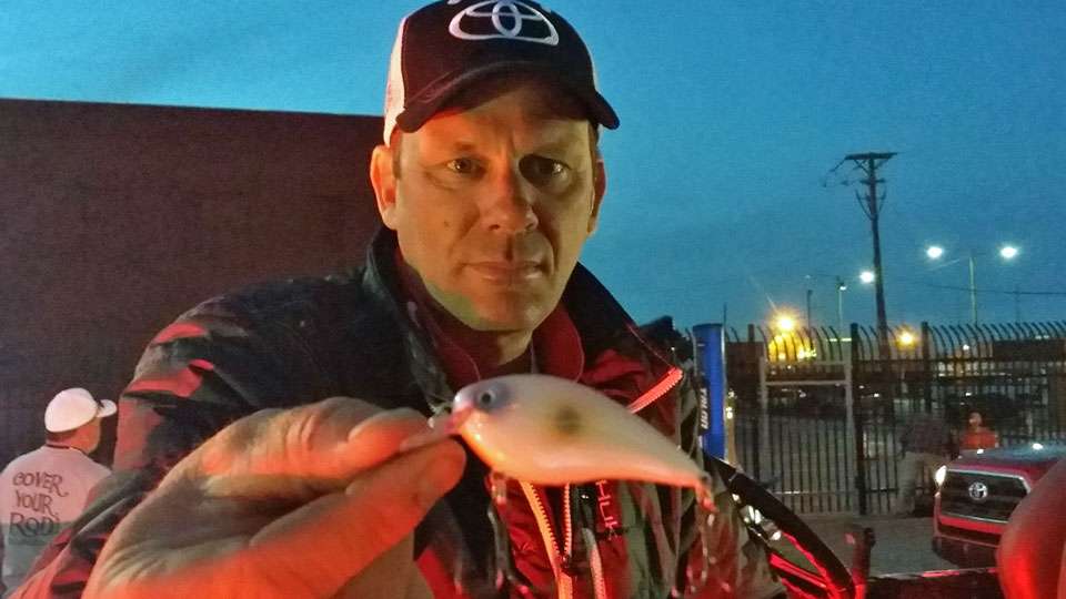 <b>48th: Kevin VanDam</b><br>  KVD went after mid-lake rock transitions in 4 to 8 feet with a Strike King KVD HC Flat Side 1.5 in natural shad, chili craw and chartreuse/black back. Shad worked best.