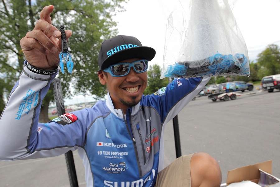 Iyobe posed with a bag of his favorite plastic, a Gary Yamamoto Medium Craw in a black/blue color pattern.