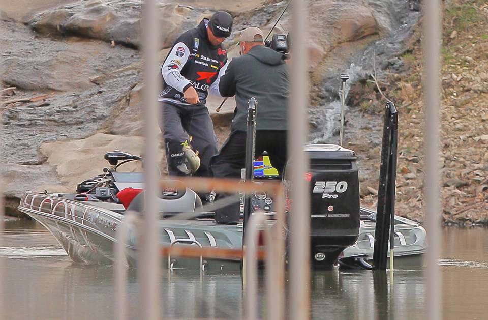 Follow tournament leader Jason Christie on the final day of the 2016 GEICO Bassmaster Classic presented by GoPro on Grand Lake O' the Cherokees.