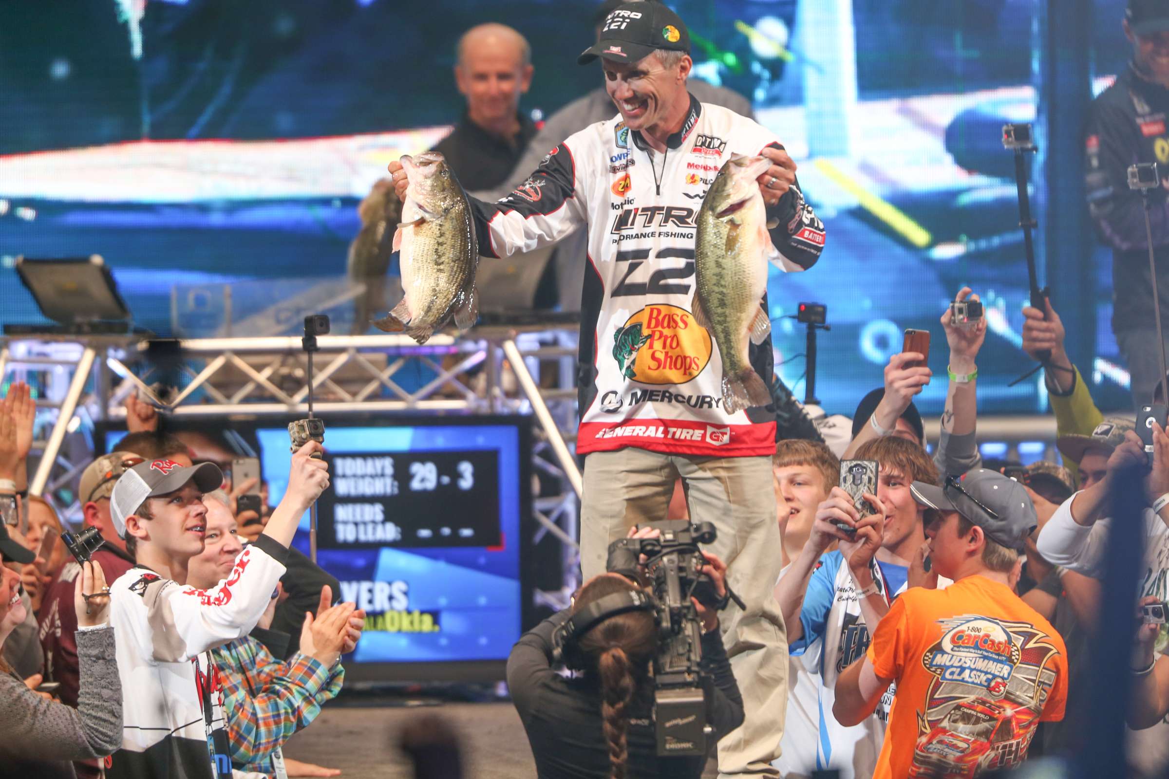 On Saturday, there will be pro seminars and on Sunday the Top 12 fish for the hardware, which Zona believes will go to Classic champ Evers. That would give him two wins in his home state in the same season.
