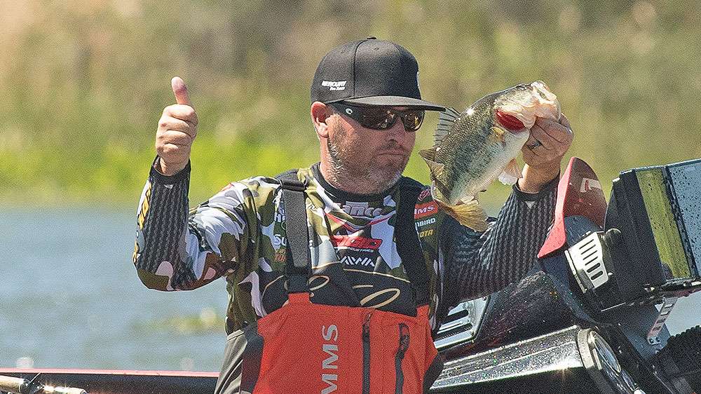 Followed by a thumbs up. It gave him 12-7 overall and placed him in 7th place after Day 1.