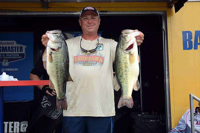 David Cavell of Louisiana lands in fifth place overall with a limit weighing 20-7. His overall weight is 34-6. 