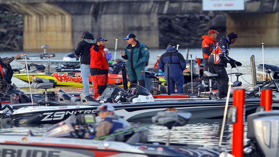 With Smith Lake Dam in the background the latter flights prepare for takeoff. At stake is a berth in the 2017 Bassmaster Classic for the qualified winner.