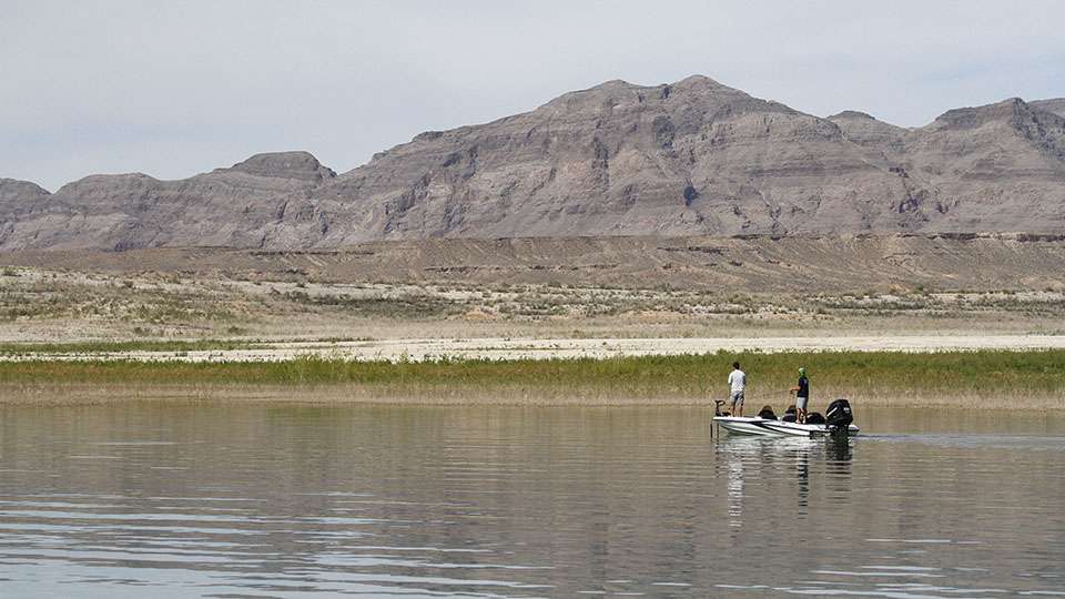 Lake Mead is in a league of itâs own when it comes to scenic views while on the water.