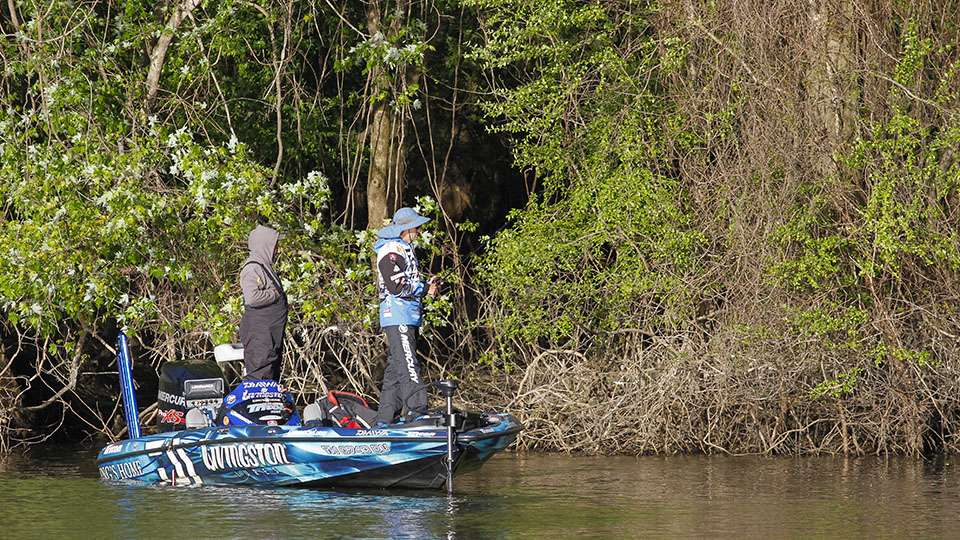 Randy Howell started the final day of the Huk Performance Fishing Bassmaster Elite at Winyah Bay presented by GoRVing in 8th place after catching 16-5 on Day 3.