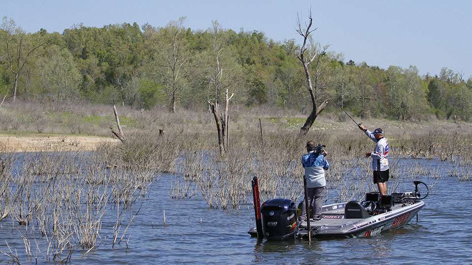 There is plenty of cover for Tharp to fish and no reason to hold back because on Sunday the anglers who make the Top 12 will head to Lake Norfork.