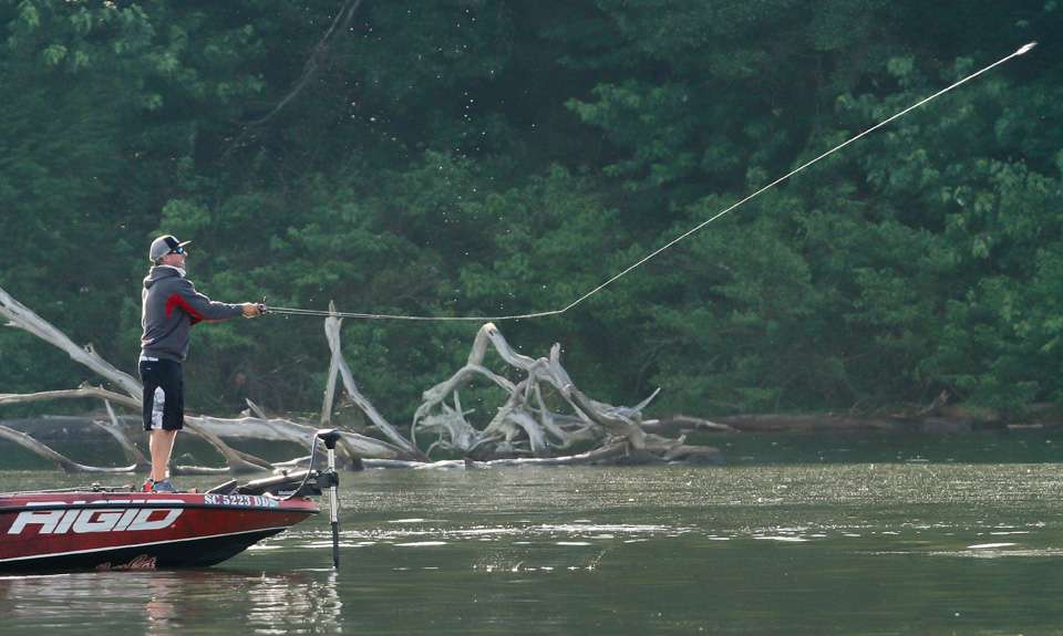 Ever been curious how much water is displaced from a reel on a long cast, or how much bend there is in cranking rod on a back cast? The following photos show Britt Myers firing long casts with a crankbait early on Day 2. 