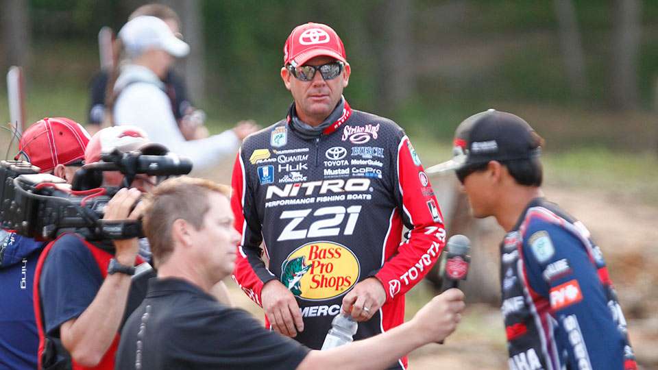 Kevin VanDam waits his turn as Mercer and Floyd made their way down to talk with each angler.