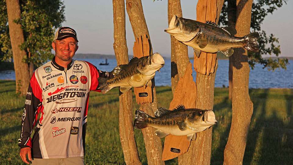 Toledo Bend has produced trophy fish of late, and that helped it gain the No. 1 spot in Bassmasterâs Best Bass Lakes. Pro Darold Gleason is shown with replicas of three of his five 10-plus pounders that have made the Toledo Bend Lunker Bass Program. Any Elites who weigh a 10-pounder this week can enter it in the program, and they will count toward the calendar year that ends May 19. The tally reached 137 last week.