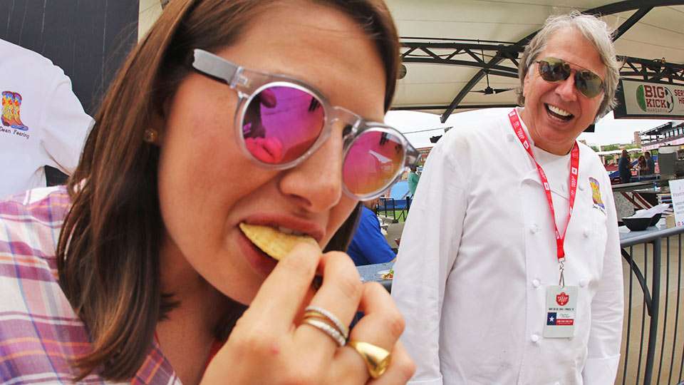  Trait said she loved the taco and Fearing said he loved her sunglasses. Yeah, cool shades, Trait.