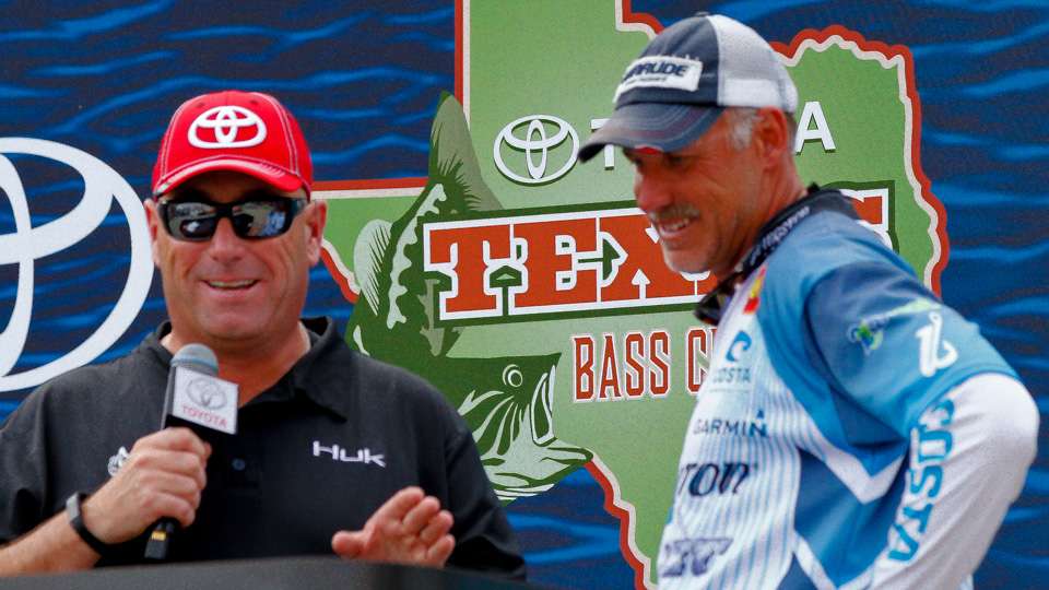 FLW pro Andy Morgan stands in second place with 34-0, just 8 ounces behind leader Matt Herren.