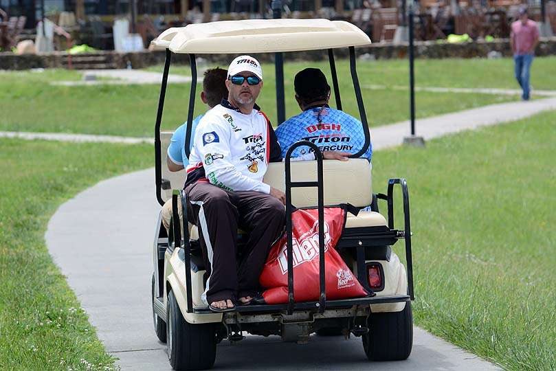 Anglers are shuttled from the docks to the scales, courtesy of the golf carts and marina staff. 