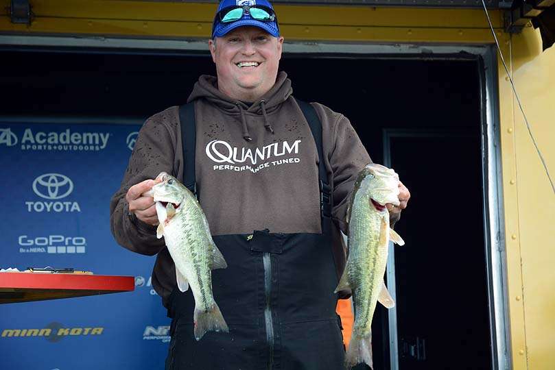 Non-boater leader John Bernard of McKees Rocks, Pa., leads with 17-13. 