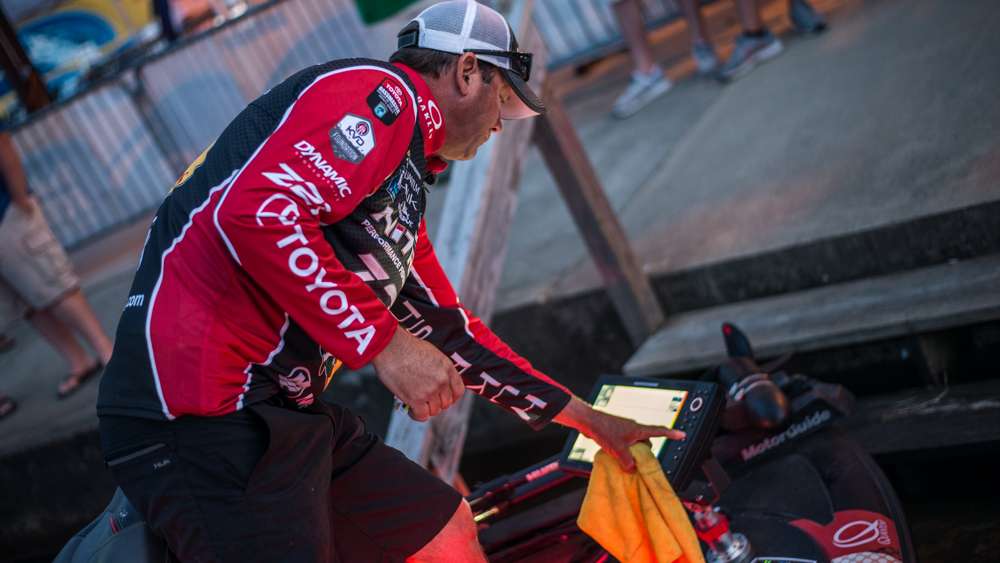 If Kevin VanDam can hold on to the lead, this will be his first win since the 2011 Classic, which also took place in Louisiana.