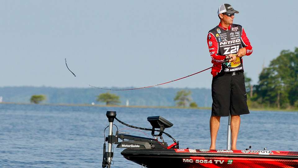 But from a numbers standpoint, it was setting up to be a much tougher day of fishing for VanDam on Day Three. 