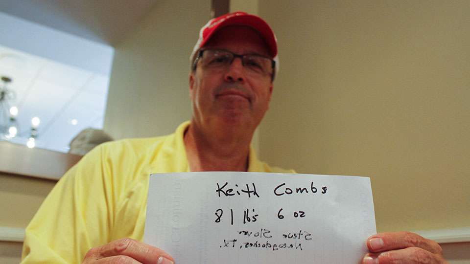 Steve Slover of Nacogdoches, Texas, takes Texan Keith Combs to win with 81-6.