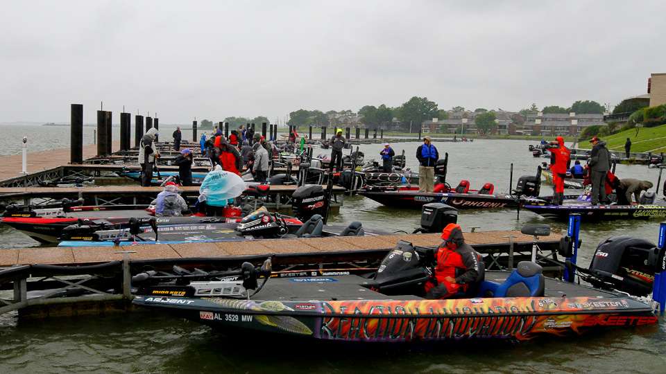 Pros and their amateur partners head out on the lake. 