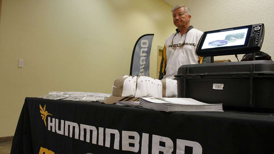 Bill Carson of Johnson Outdoors came out to talk about the Humminbird college program and give some anglers insight about the new units and mapping. 