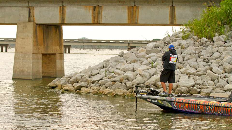 We caught up with tournament leader Matt Herren and were treated to some great fish catches on the final day of the Texas Toyota Bass Classic and Toyota Texas Fest.