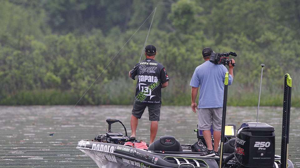 Dave Lefebre held a 4-6 lead going into Championship Sunday on Wheeler Lake. Follow along as he tries to hold steady and win his first Elite Series event.