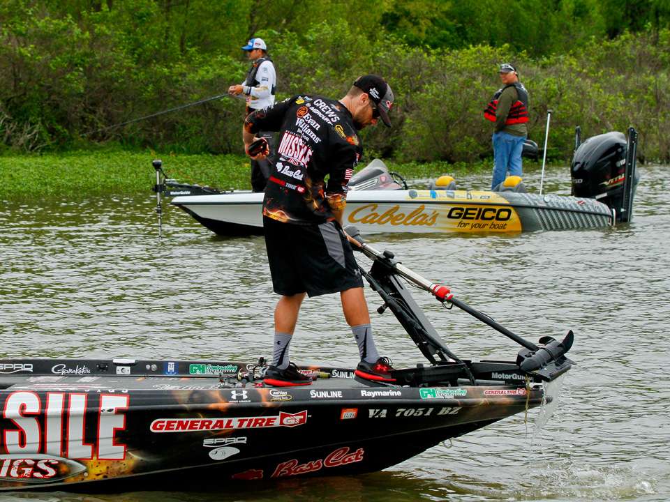 Follow Elite pro and Day 1 leader John Crews on the final afternoon of the Academy Sports + Outdoors Bassmaster Elite at Wheeler Lake event, as he tries to reclaim his early lead.