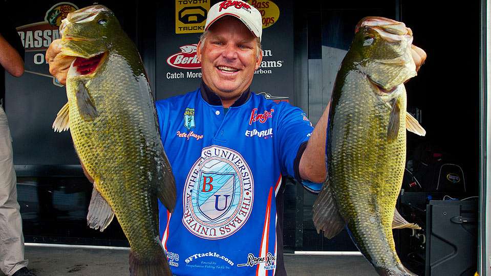 Pete Gluszek finished the August 2012 Open with a three-day total of 56 pounds, 1 ounce to win by 4 pounds. Gluszek fished two patterns, starting deep and then finishing shallow. He focused on a 15-mile stretch in the central part of Cayuga, switching to his shallow pattern around 11 a.m.