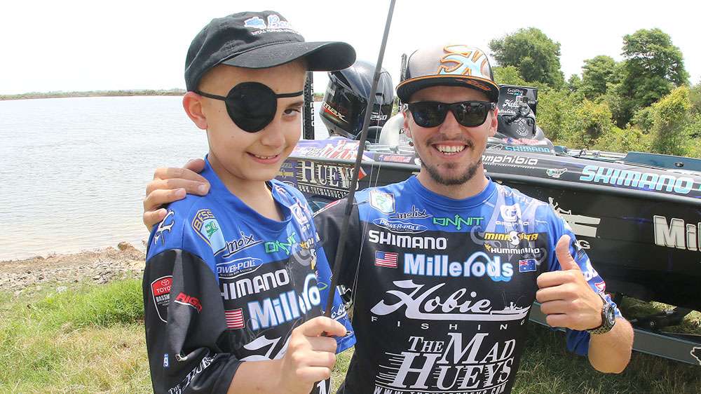 Michael wasted no time putting on the jersey and posing with Jocumsen. Michaelâs mother, Lindsey said sheâs been barely able to get the jersey off of him since. 