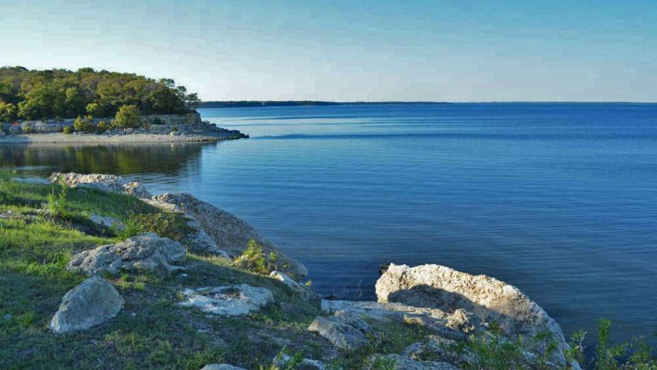 Eisenhower State Park, just west of the dam, is among the two state parks and 54 USACE-managed parks along Lake Texomaâs shores. The northern and southern reaches each terminate within a National Wildlife Refuge, Hagerman in Texas and Tishomingo in Oklahoma.