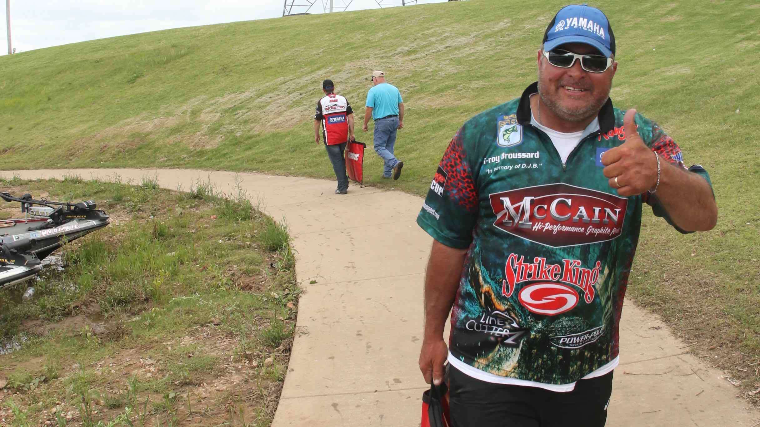 T-roy Broussard gave a thumbs up as he walked to the weigh-in line. He caught a limit weighing 10-11, which has him in 52nd place. Only 62 of 194 pros caught a five-bass limit on Day 1.