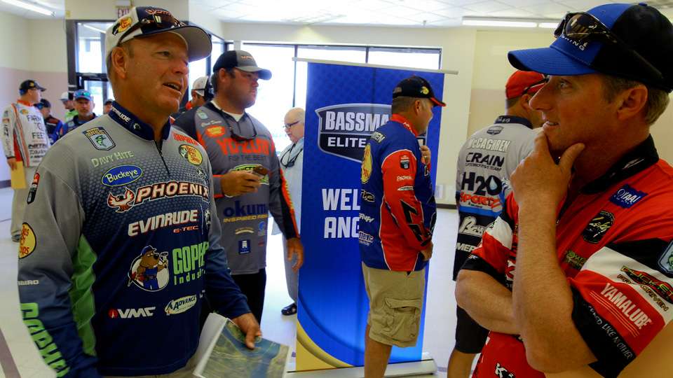 Davy Hite and Kelly Jordon compared notes on their pre-fishing. 
