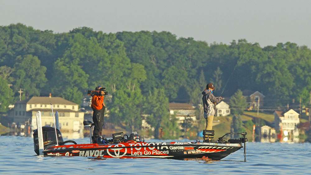 Head out onto the water with Mike Iaconelli as he takes on Day 2 of the Busch Beer Bassmaster Elite at Cayuga Lake.