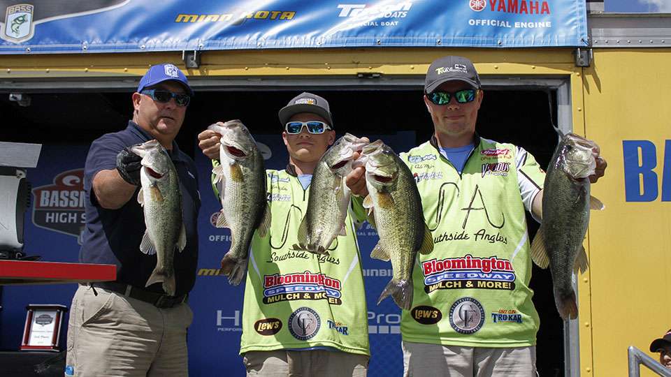 Cole Miles and Dillan White of Southside Anglers (2nd, 16-2)