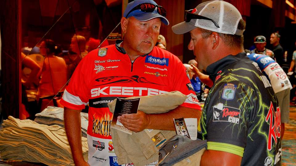 Matt Herren, (pictured on the left), visits with fellow Alabama pro, Kelly Jaye. Herren is fresh off a win at the Toyota Texas Bass Classic.