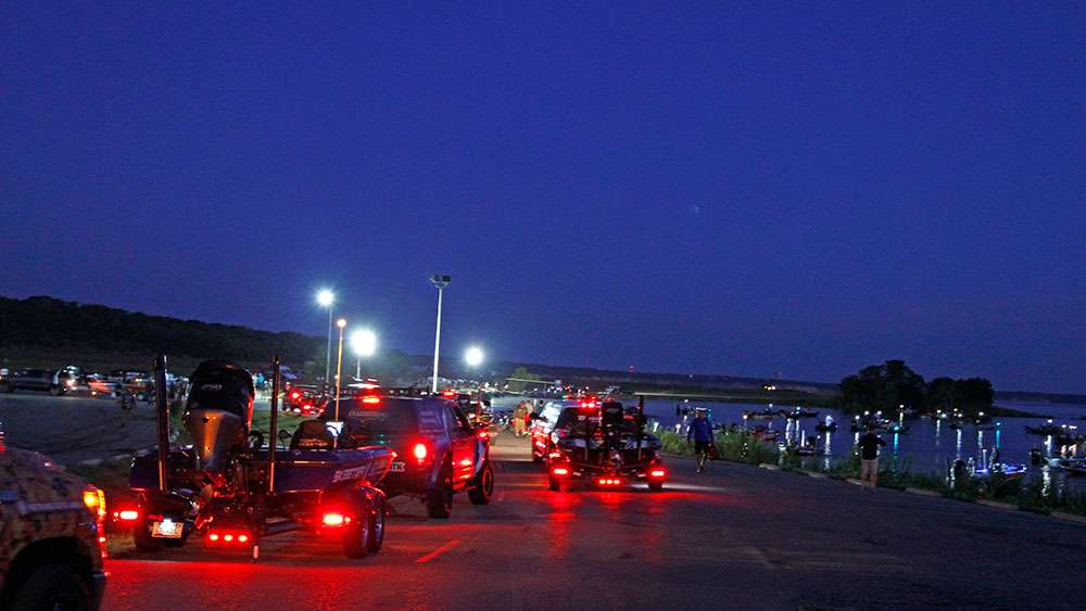 Catch up with the anglers as they head out onto Lake Texoma for Day 1 of the 2016 GEICO Bassmaster BASSfest presented by Choctaw Casino Resort.